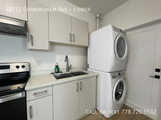Bright 2 Bedroom UTILITIES INCLUDED