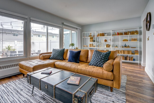 3 Bedroom Townhome Living Room