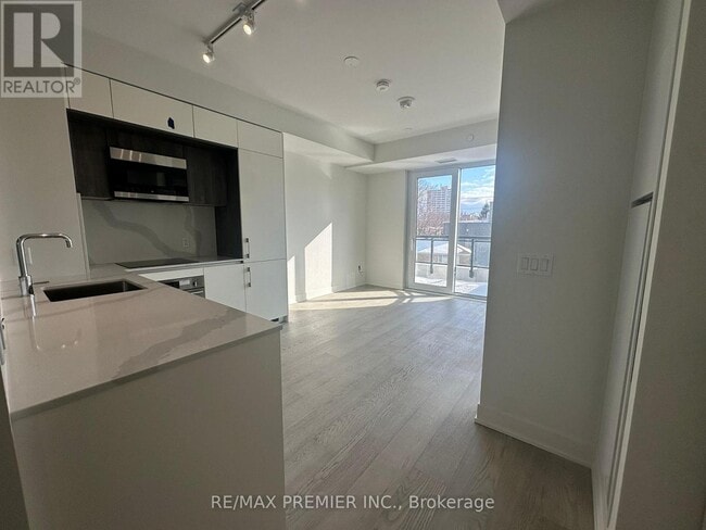 Photo - 322 Dupont St Unit 304