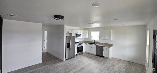 Building Photo - 1513 N Springfield St Rental