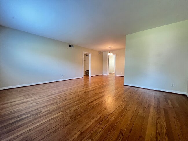 Photo - 2247 Branard St