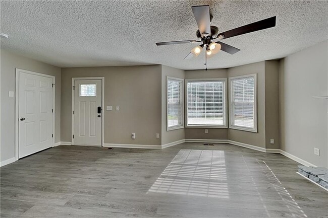 Photo - 107 Ivy Trace Ln