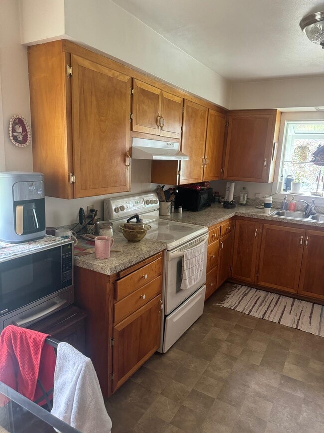 Photo - 2290 Douglas Rd