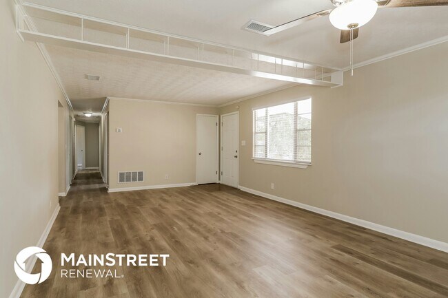 Photo - 470 Sigsbee Ct