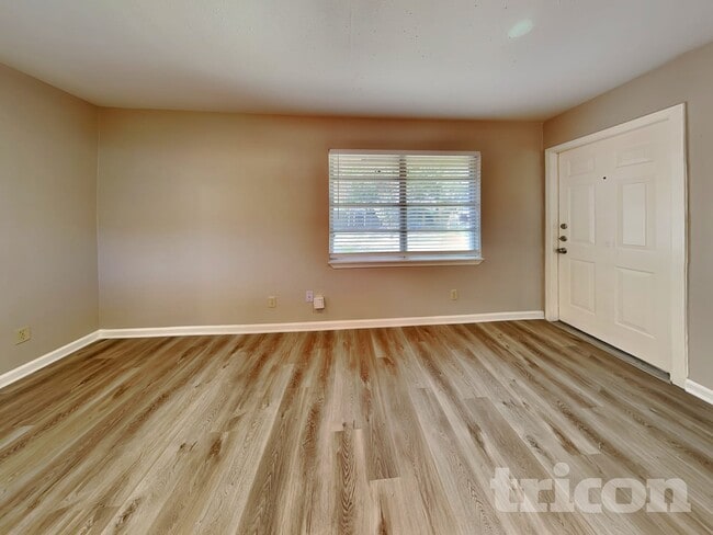 Photo - 5619 Nina Lee Ln