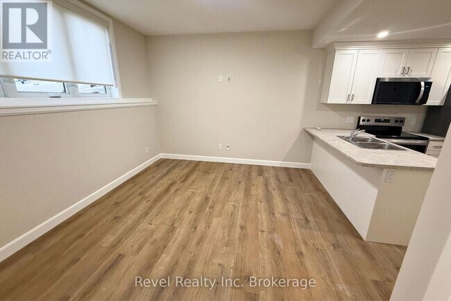 Photo - 675 Princess St