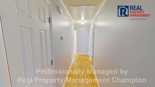 Photo - All Brick Ranch in the Heart of Hampstead