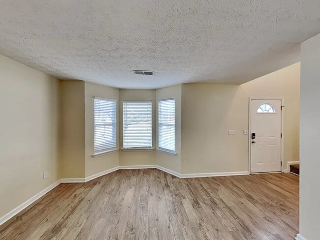 Photo - 1331 Ambercrest Way