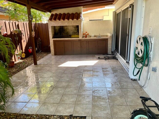 Photo - 5773 NW 99th Ave