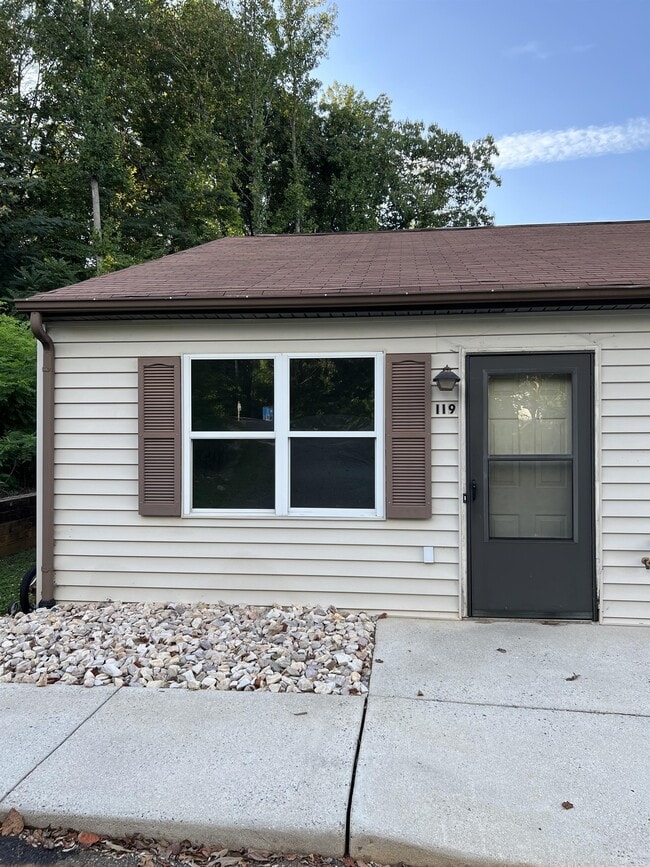 Building Photo - 119 W Vail Ct