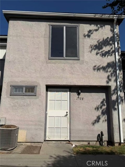 Building Photo - 1708 Puente Ave
