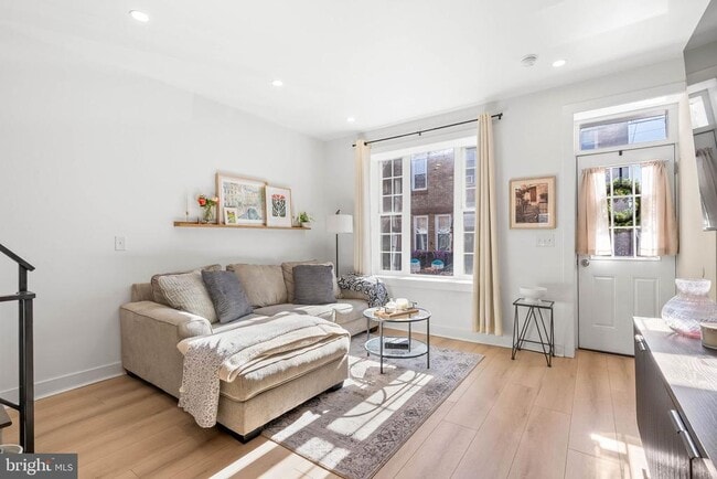 Photo - 1743 McClellan St