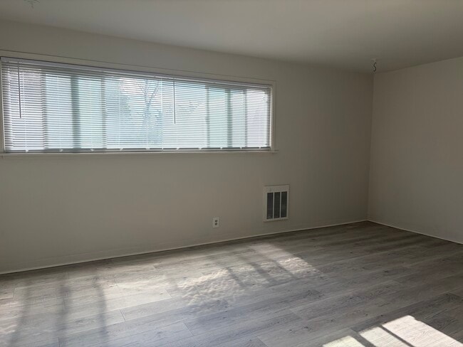 Photo - 5615 Phinney Ave N Unit 201