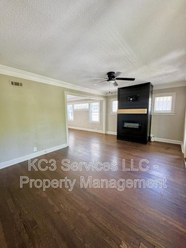 5122 The Paseo