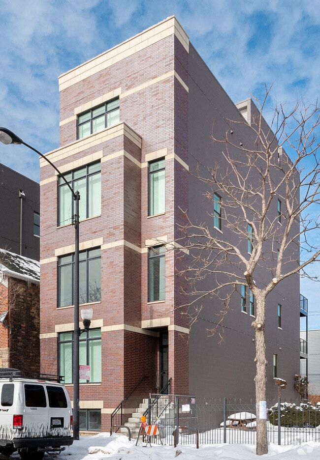 Building Photo - 556 W 18th St Unit 1 Rental