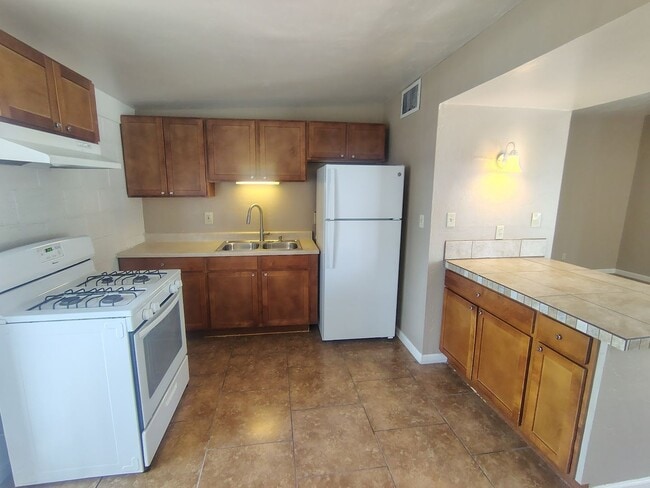 Photo - 3335 Unit #C