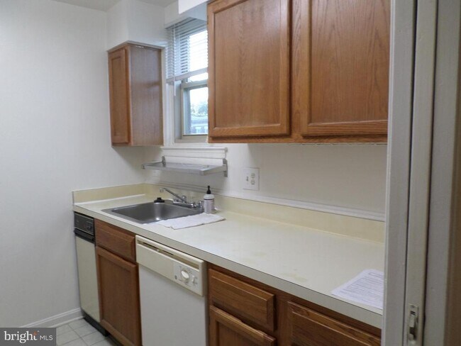 Photo - 1433 A St NE Unit E