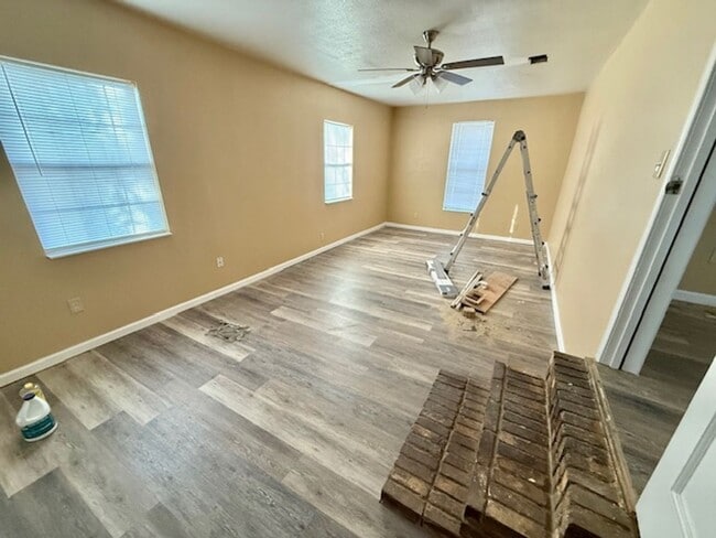Photo - Newly Renovated, spacious 4 bedroom / 3 bath