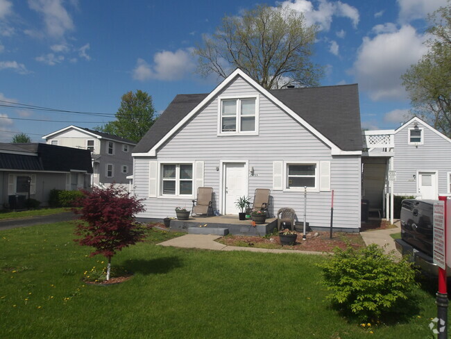 Building Photo - 26706 W Huron River Dr Unit 26706 Rental