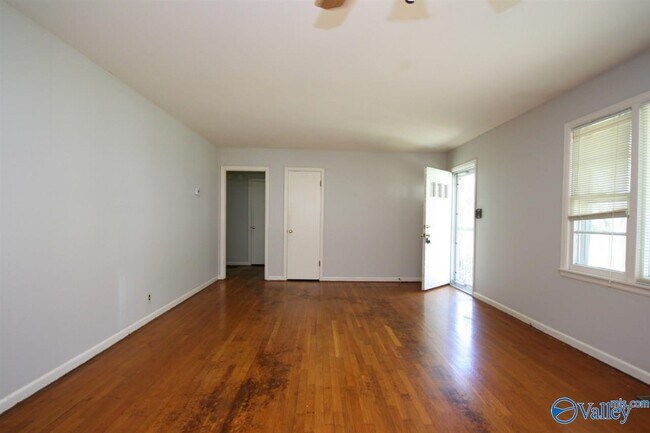 Photo - 2803 Mallory Ave NW