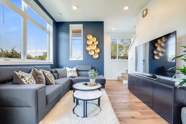 Photo - 2203 22nd Ave S Unidad ID1231226P