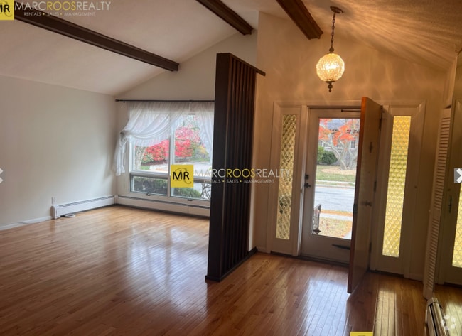 Building Photo - 20 Mossdale Rd Unit T Rental