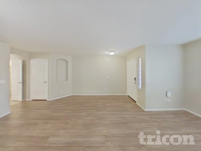 Photo - 40399 W Thornberry Ln