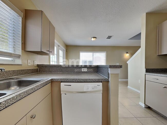 Photo - 10332 Summerview Cir