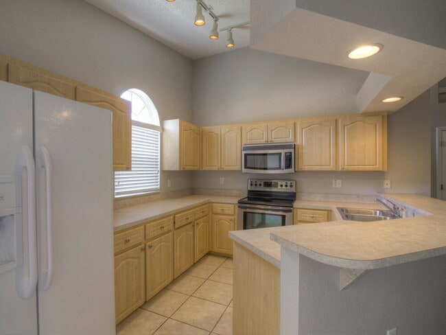 Photo - 827 Summer Glen Dr