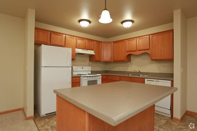 3BR, 2BA - 1208 SF