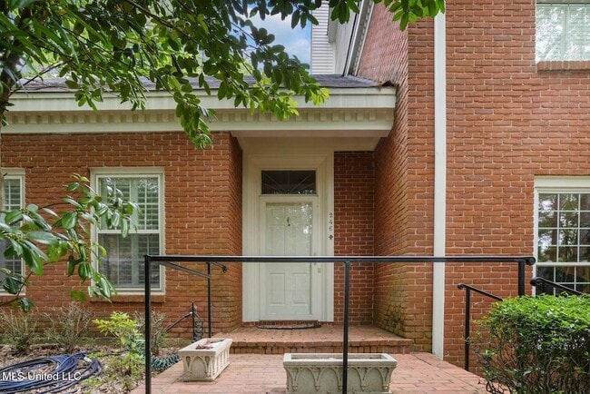 Photo - 246 Eastbrooke St