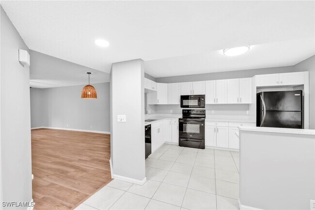 Photo - 7791 Esmeralda Way Unidad L103