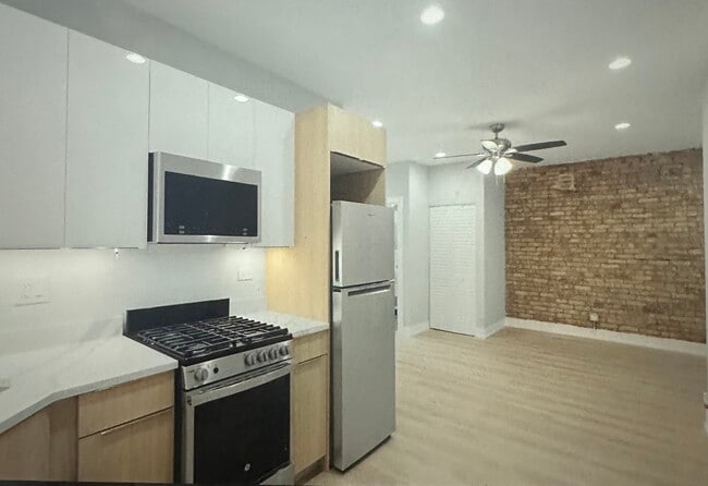 Building Photo - 1655 W Jonquil Ter Rental