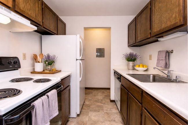 Photo - English Meadows Apartments