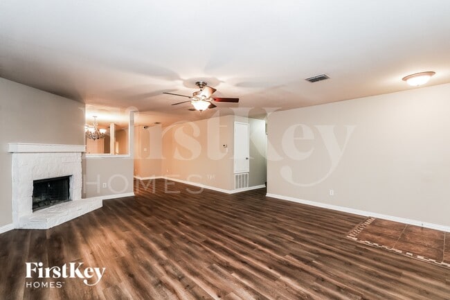 Photo - 1401 Krista Dr