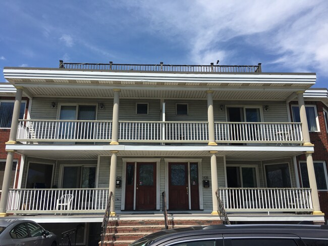 Building Photo - 1434 Columbia Rd Unit 0