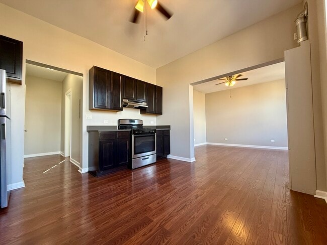 Photo - 3235 S Racine Ave