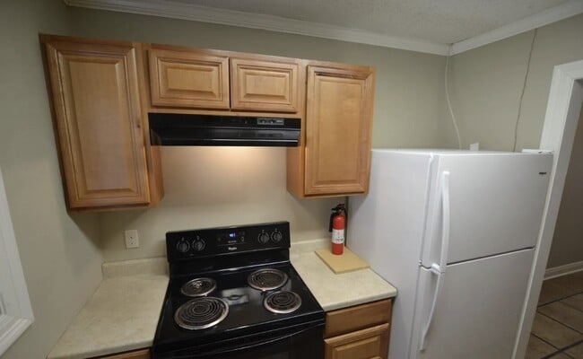 Kitchen - 1017 Seville Ave Unit A