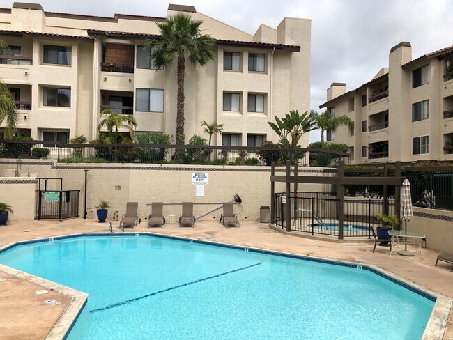 Building Photo - Spacious *2 Bedroom 2 Bath* in Fashion Valley Unit 75 Rental