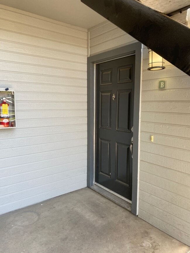Photo - 2 Bedroom 2 Bathroom Condo Close to Freeway, Schools & Shopping Unidad B