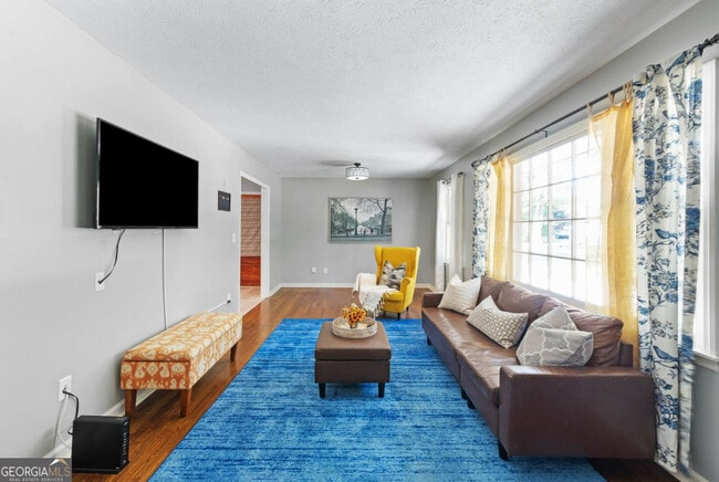 Photo - 5461 Francis Dr SW