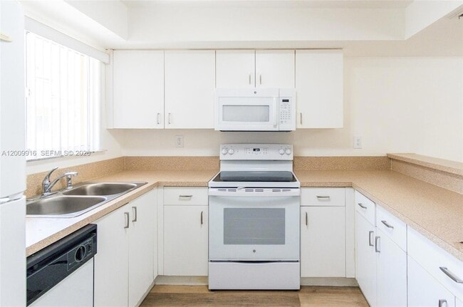 Photo - 14905 SW 80th St Unidad 212