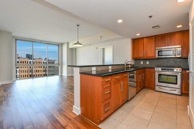 Building Photo - 800 Jackson St Unit 607