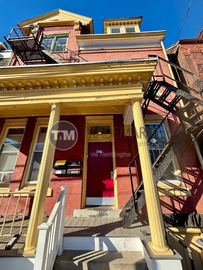 Building Photo - 1017 Lehman St Unit 2