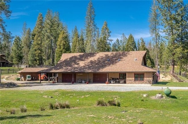 Building Photo - Sierra Ranch w/Lake Rental