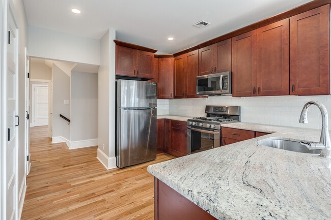 KITCHEN - 309 Warwick Rd Unit 309 Warwick rd