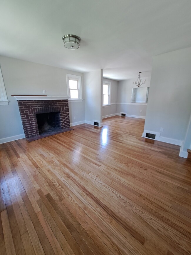 Photo - 1802 Maple St