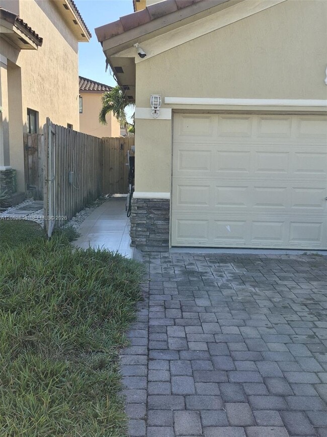 Building Photo - 13376 SW 268th Terrace Unit 1