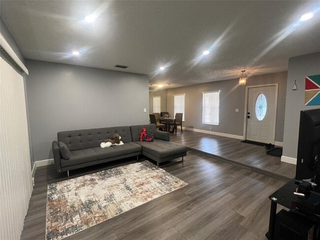 Photo - 7975 NW 8th St