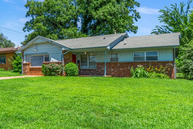 Photo - 1509 NE 33rd St House